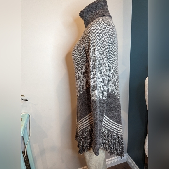 Only Boho poncho sweater fringe brown & cream sweater, Size M - Picture 8 of 15